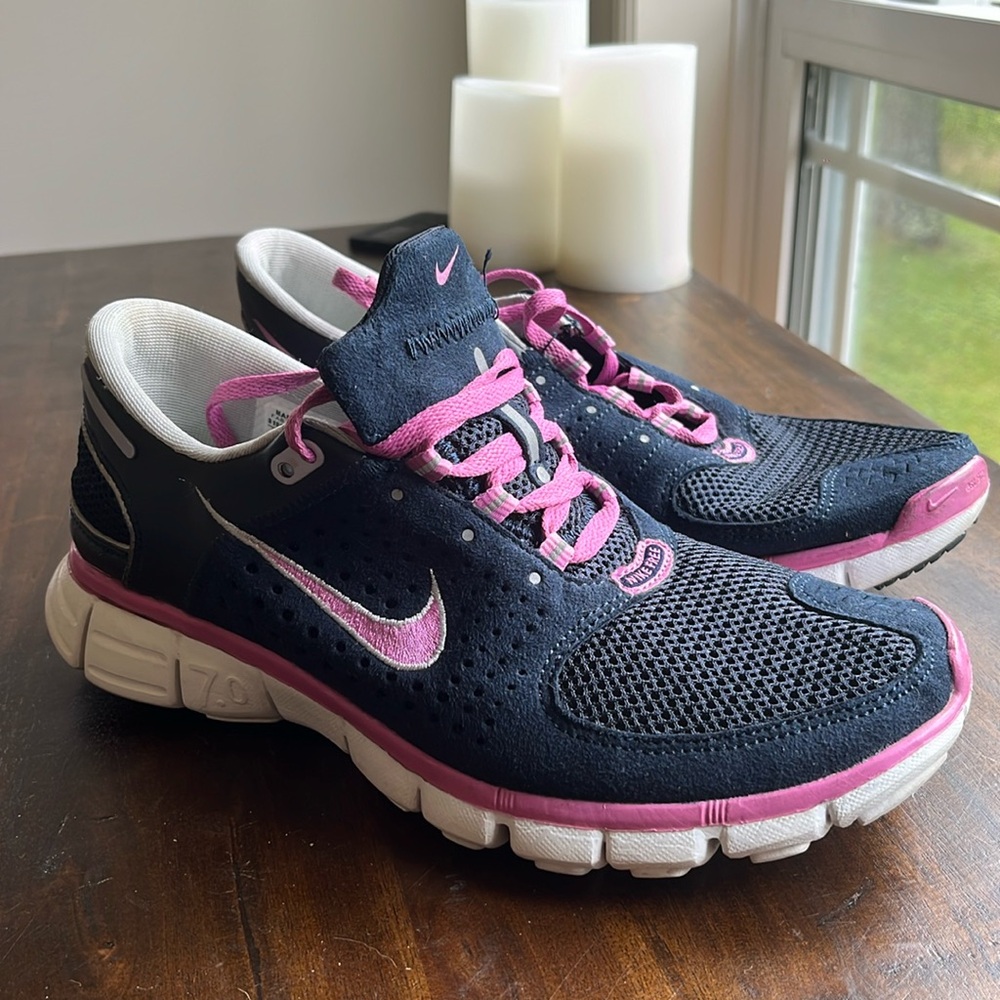 NIKE FREE sneakers - women’s size 7.5
